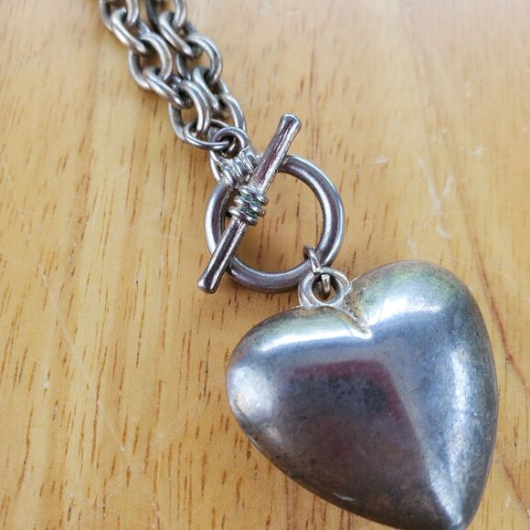 Womens Metal Neck Loop Chain 16" 3/16" Width With Silver Tone Heart Pendant - Picture 4 of 6